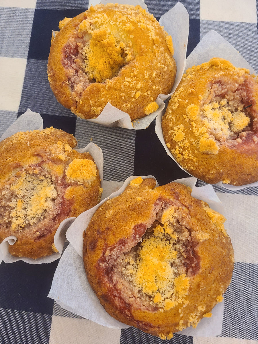 Strawberry Rhubarb Crumble Muffins